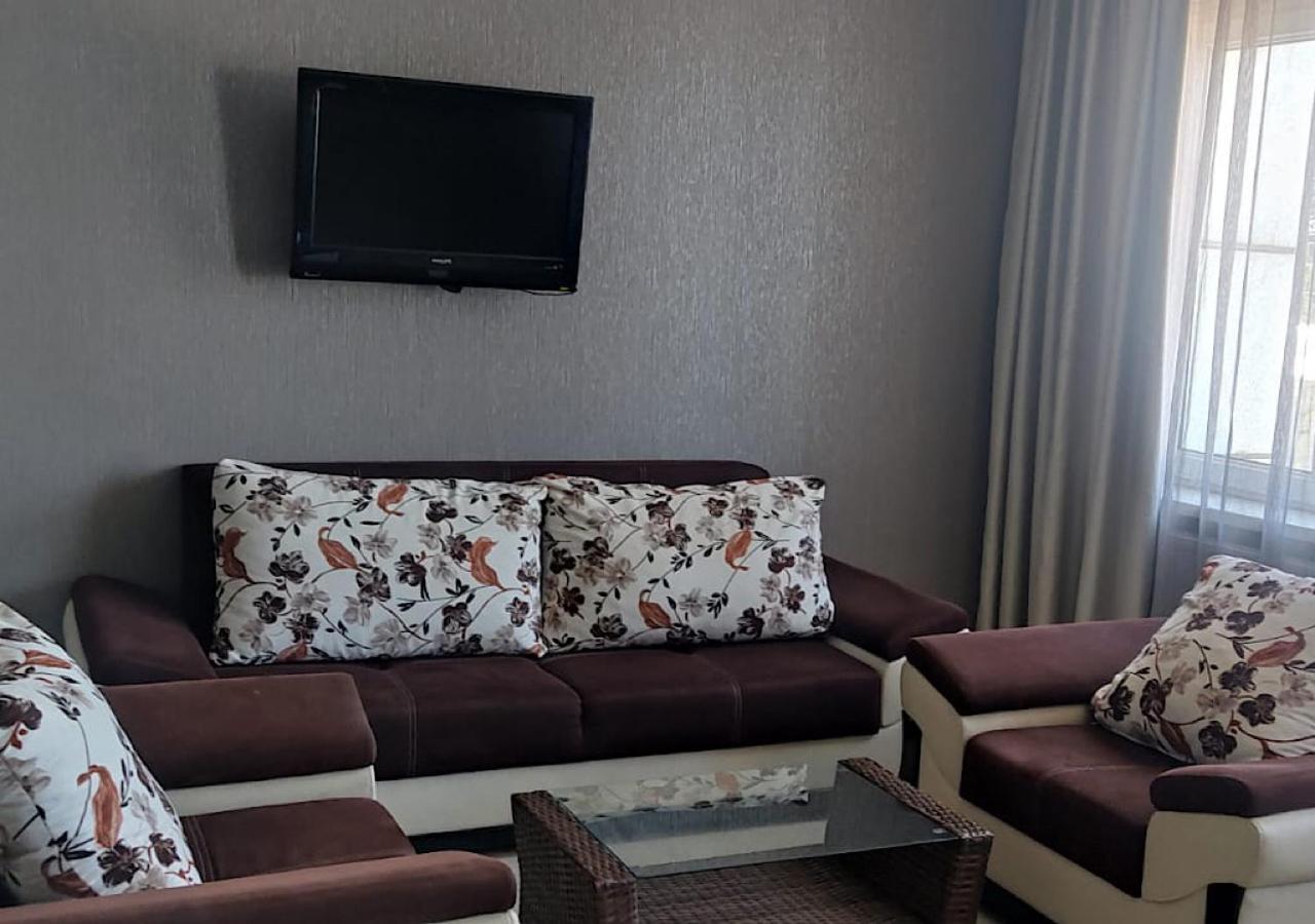 Hotel Lux Tbilisi Luaran gambar